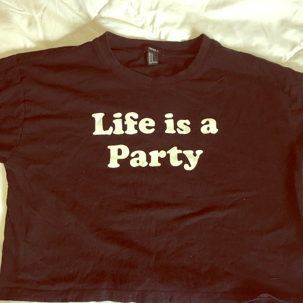 Black crop top tshirt